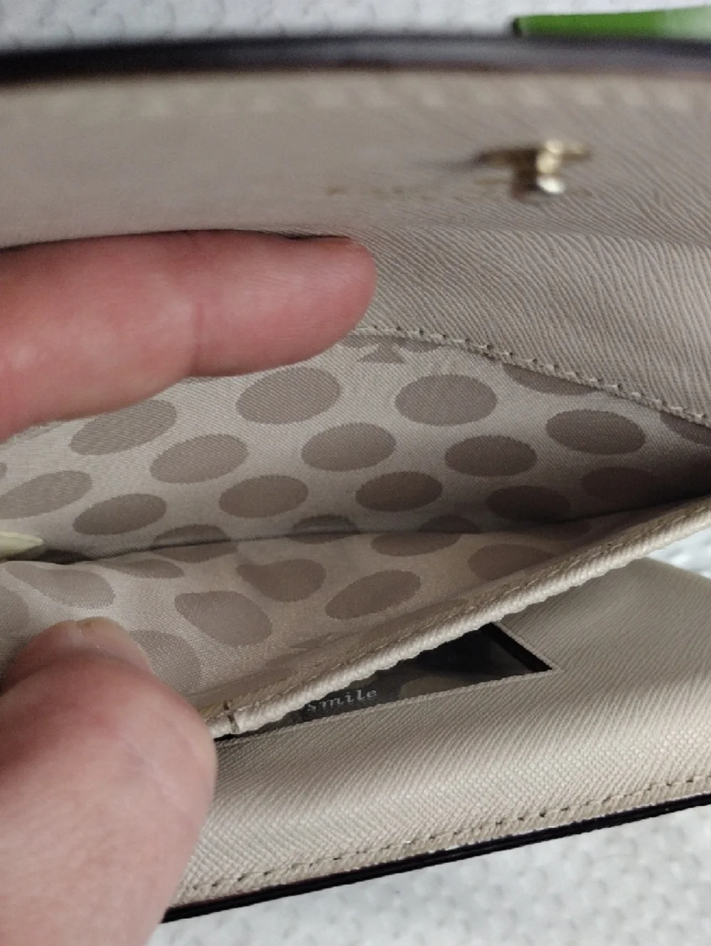 Kate Spade Cedar Street Saffiano Leather Phone Wallet Wristlet Beige Like New
